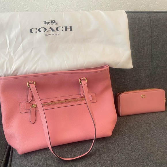Coach Tote with wallet - Picture 1 of 6